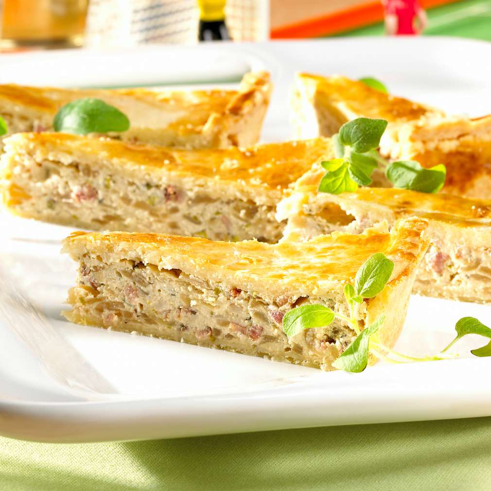 Abbildung des Rezepts Kräuter-Zwiebelkuchen Abbildung des Rezepts Kräuter-Zwiebelkuchen