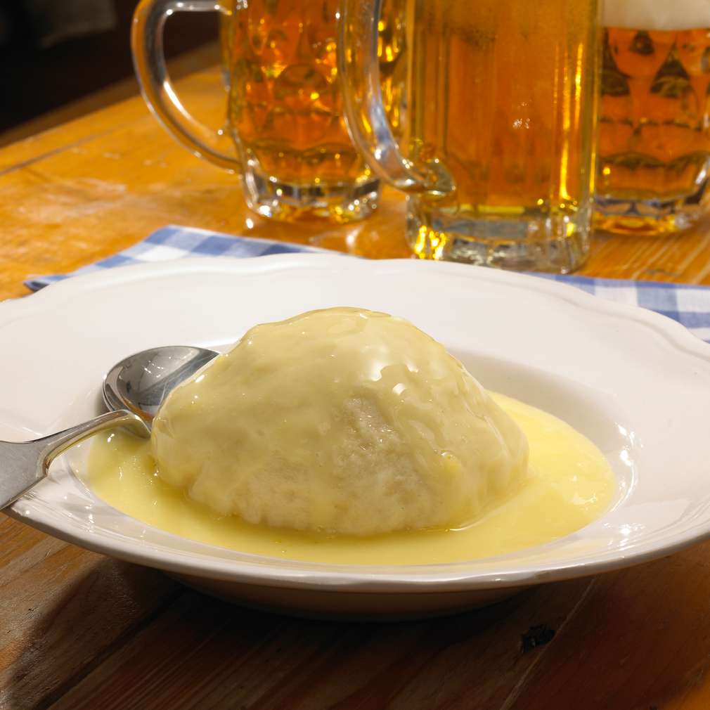 Zobrazit Bavorské knedlíky s vanilkovou omáčkou receptů