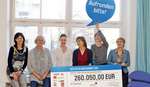 Scheckübergabe an wellcome - Partnerschaften für Familien in Not Scheckübergabe an wellcome - Partnerschaften für Familien in Not
