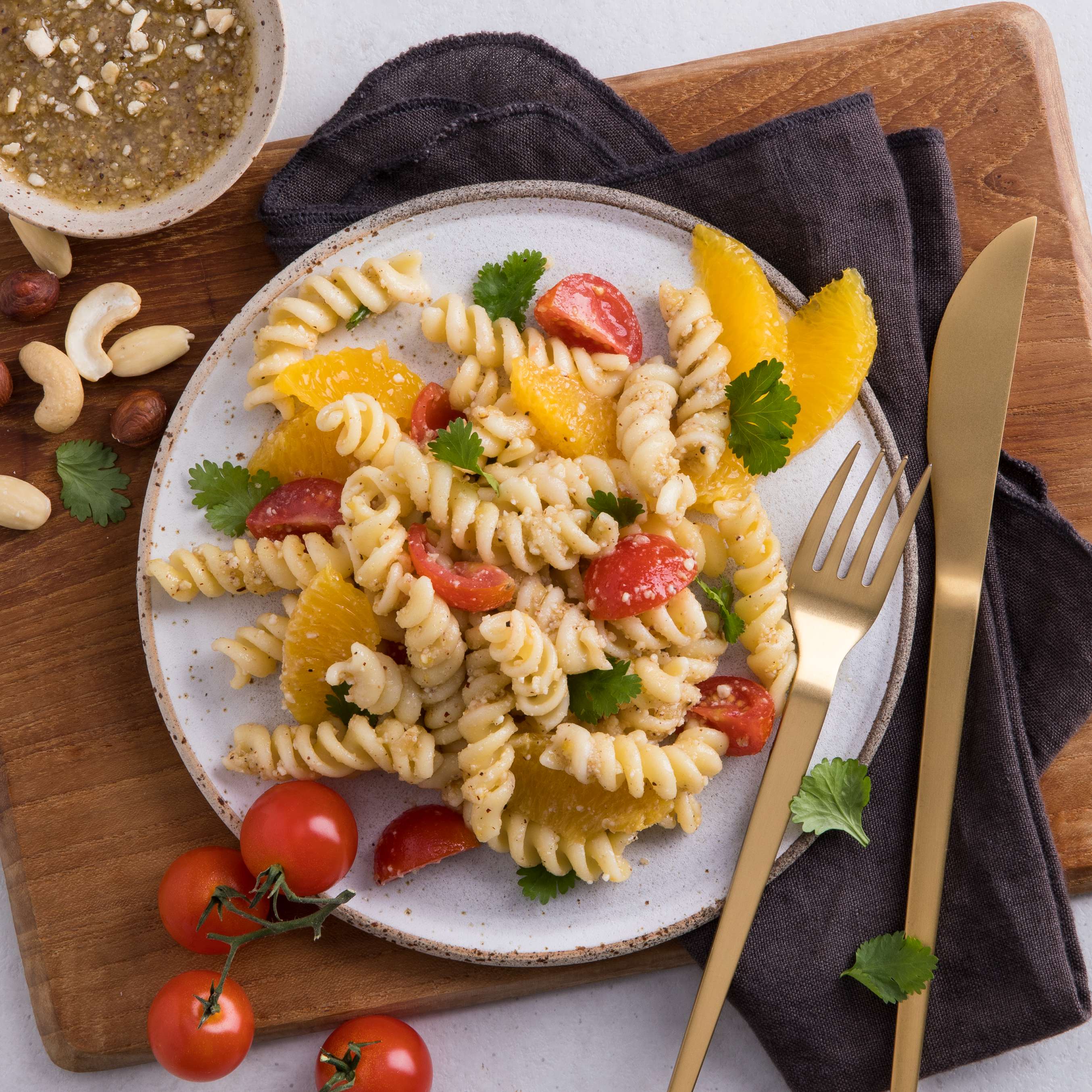 Nudelsalat mit Orangen und Nusspesto - Rezept | Kaufland