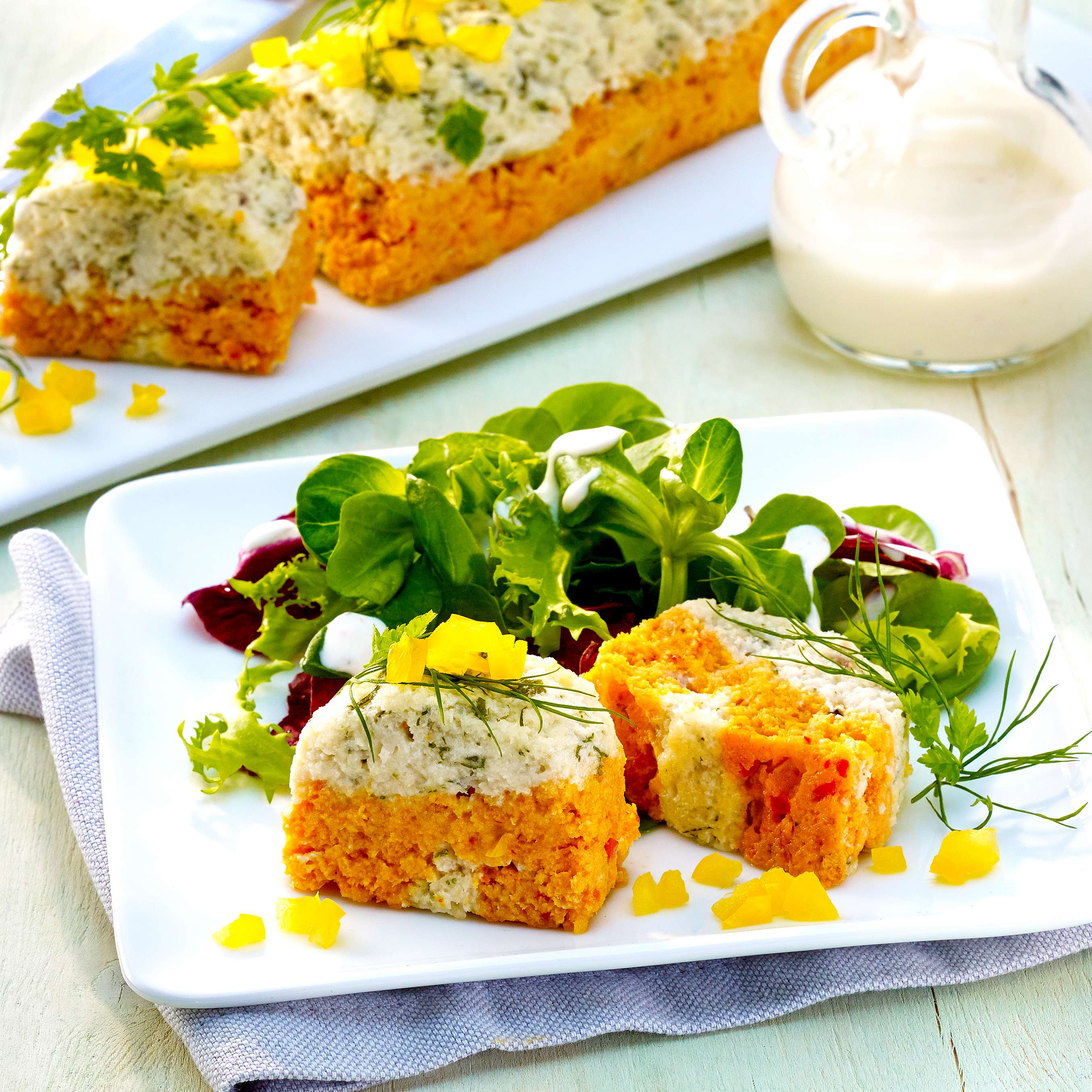 Zweifarbige Fischterrine