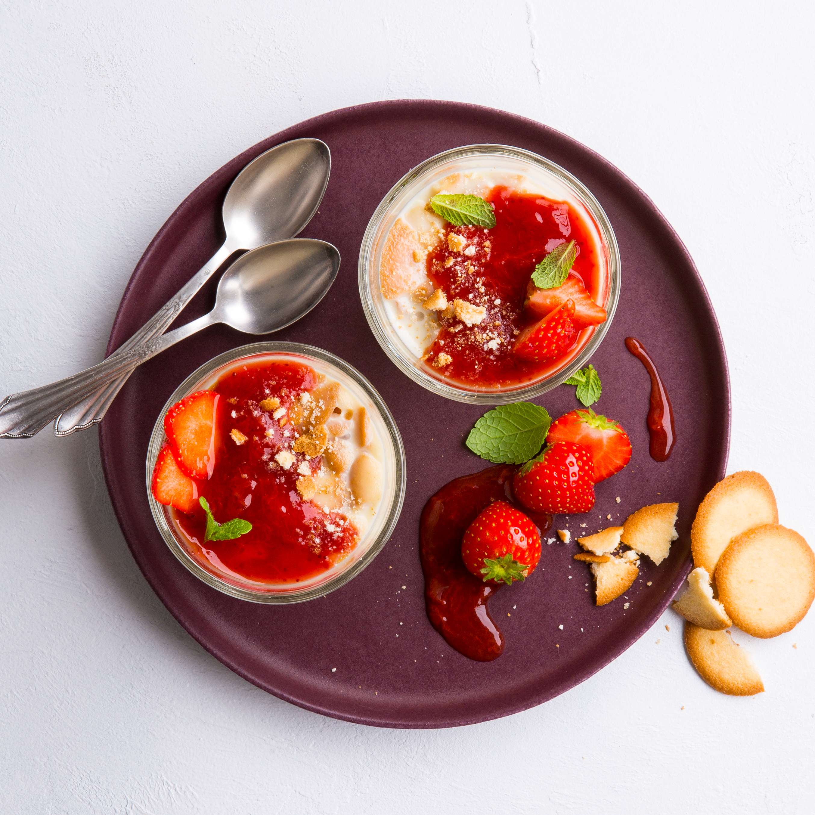Buttermilch Pannacotta Mit Biskuitbroseln Rezept Kaufland