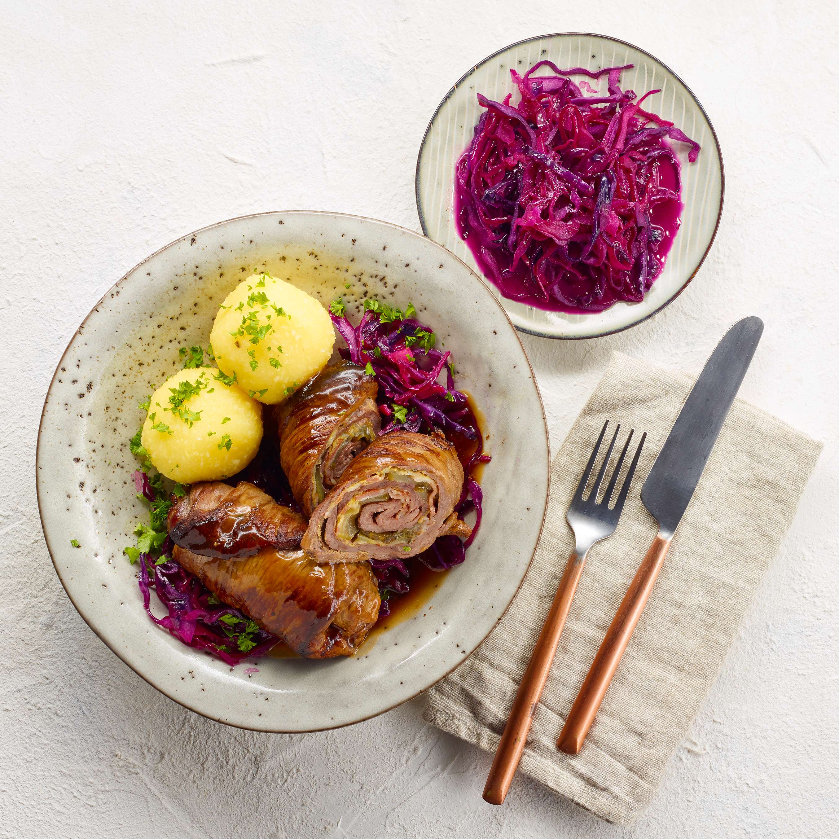 Grossmutters Rinderrouladen Mit Rotkohl Und Kartoffelklossen Rezept Kaufland