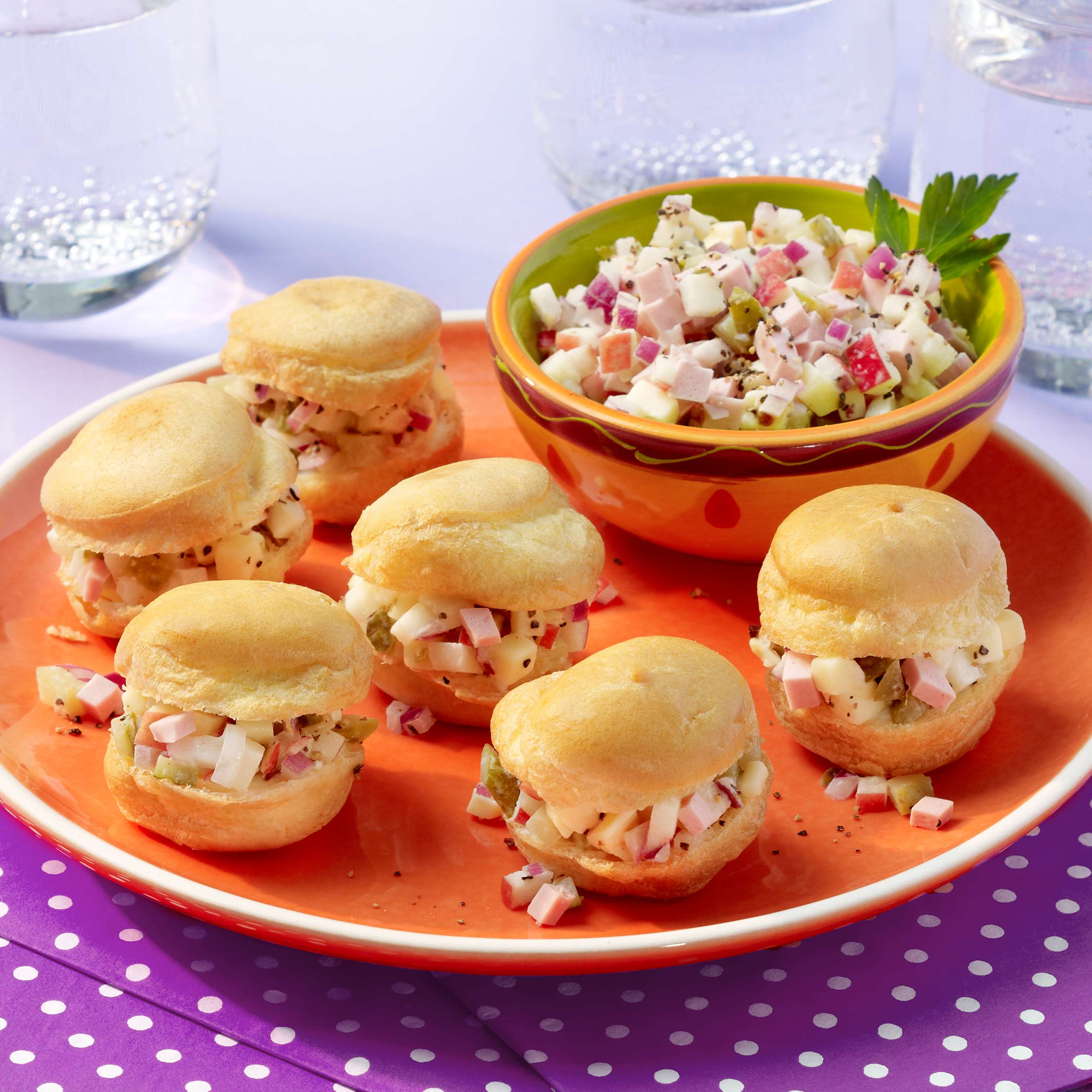 Abbildung des Rezepts Mini-Windbeutel mit Fleischsalat