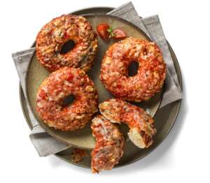 Pizza donut s rajčaty a bazalkou Pizza donut s rajčaty a bazalkou